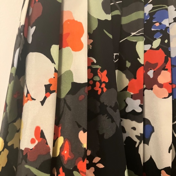 Banana Republic pleated A-line floral skirt size 4 - Picture 5 of 7